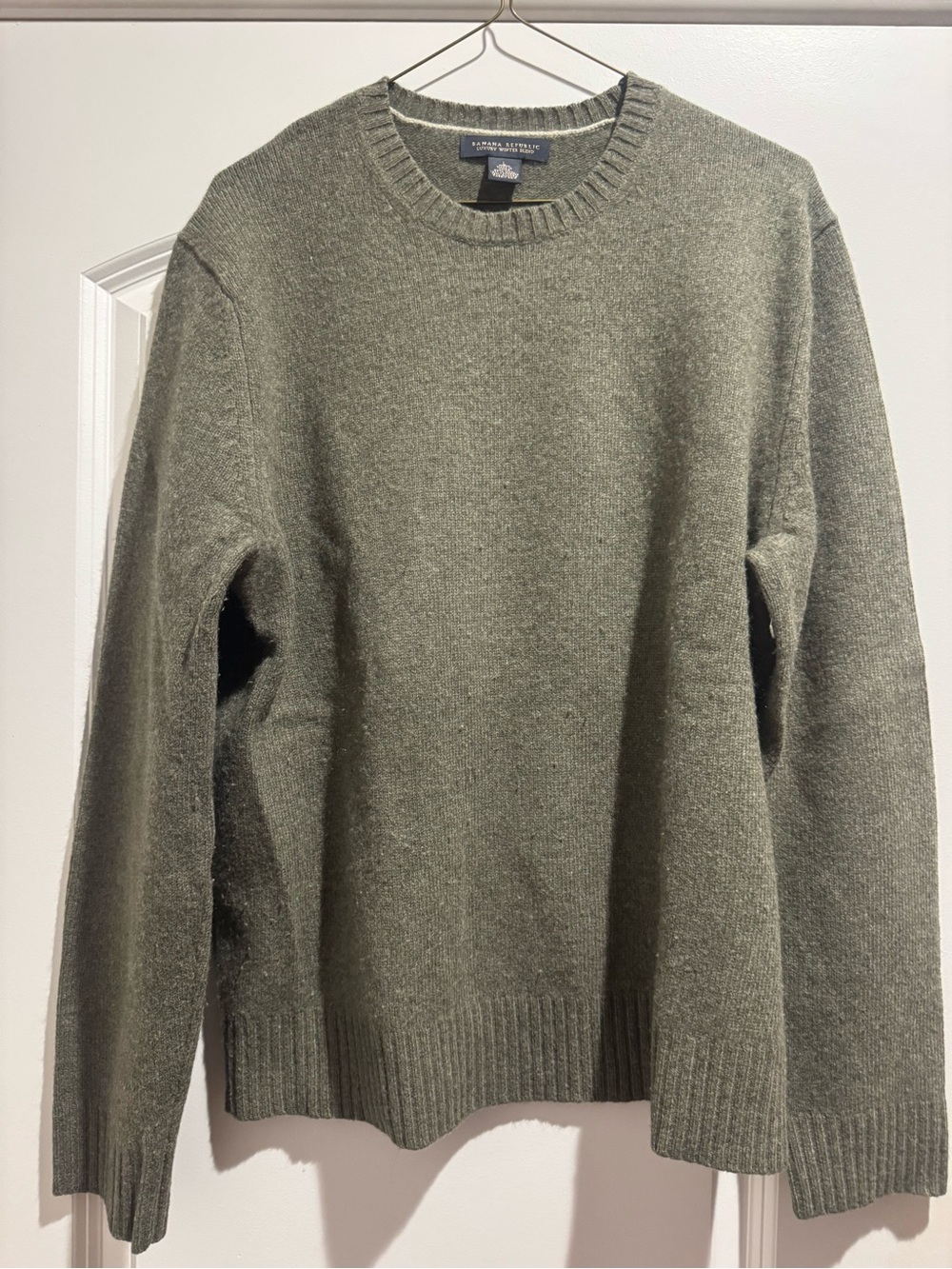 Banana Republic Men's Crewneck Sweater - Olive